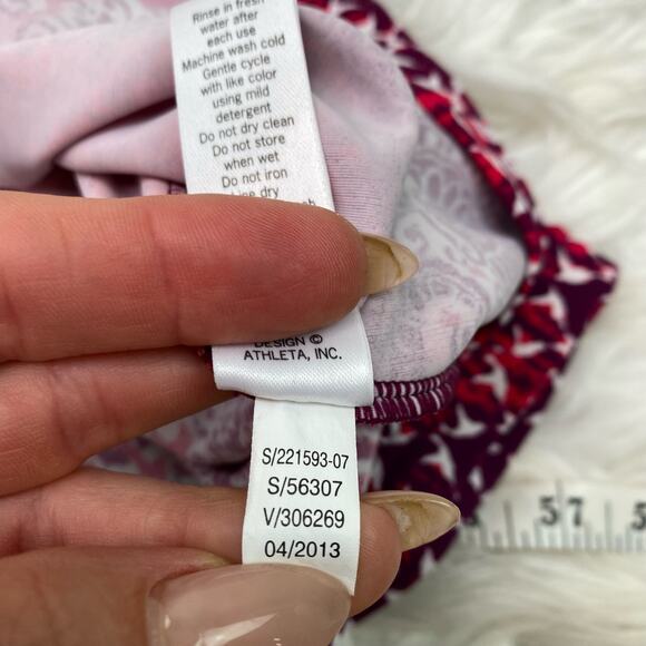 Athleta Printed Shorebreak Dress Size M Red Maroon Built In Bra - Picture 14 of 16